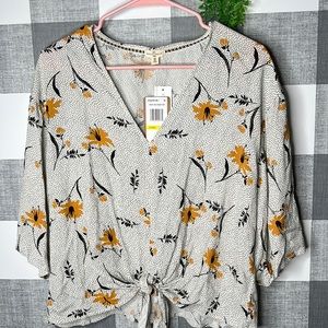 Mason & Belle Blouse cute print and sleeves